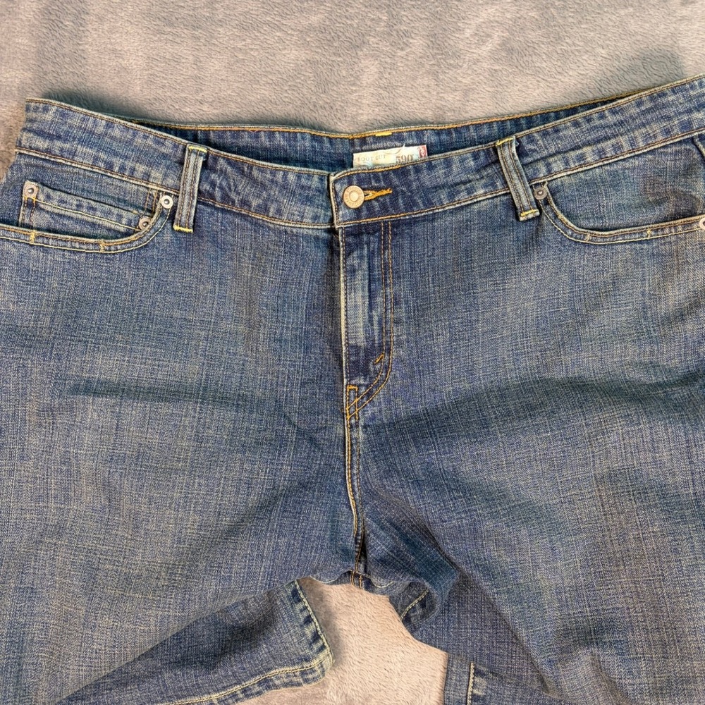 Levi's 590 Bootcut Jeans Women's 18W Blue Medium Wash Stretch Denim Western - Picture 4 of 13
